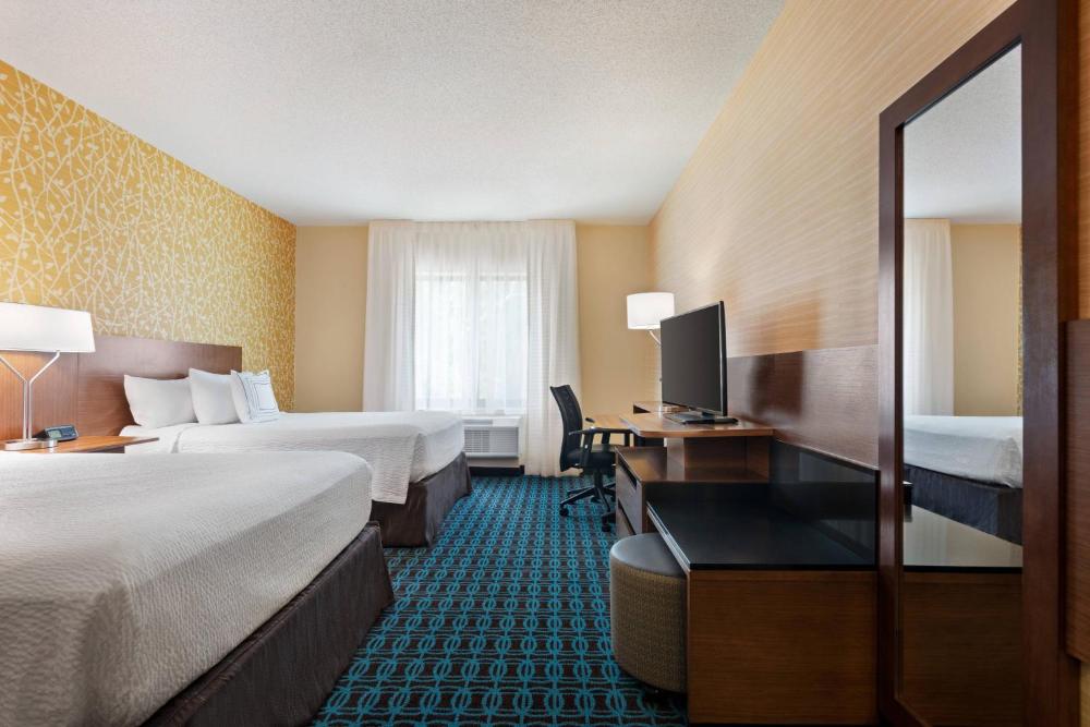 Queen Room with Two Queen Beds and Bathtub - Mobility Access/Communication Assistance interior